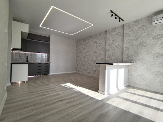 Купить --комнатную квартиру