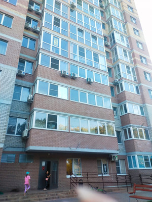 Купить --комнатную квартиру