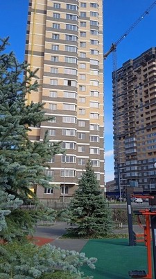 Купить --комнатную квартиру